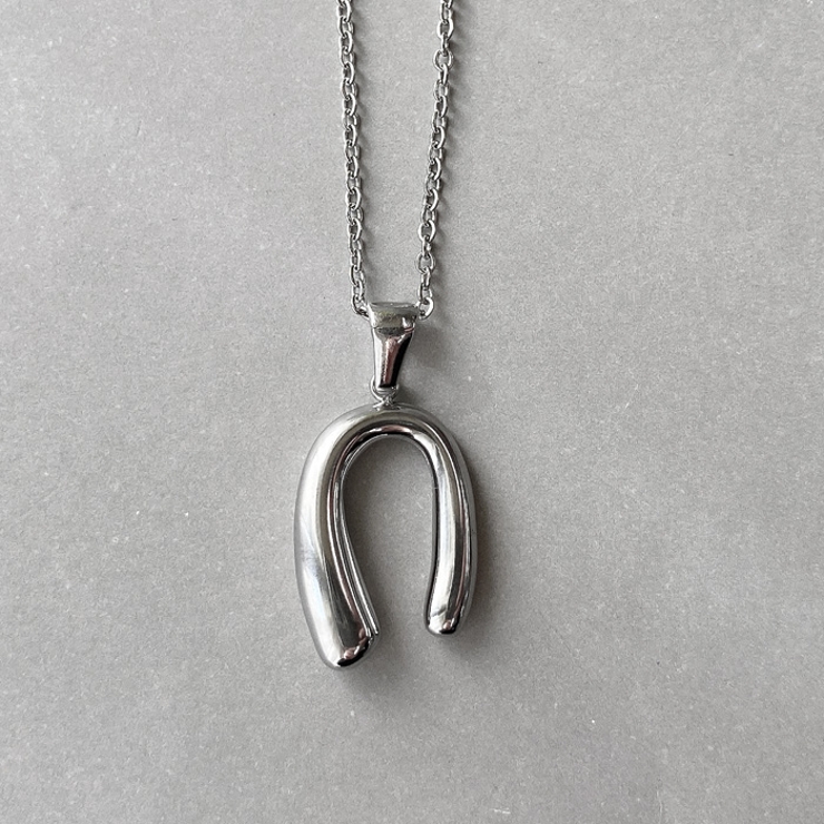シルバー | ニュアンス馬蹄ホースシューステンレスネックレス 金属アレルギー つけっぱなし | FACION