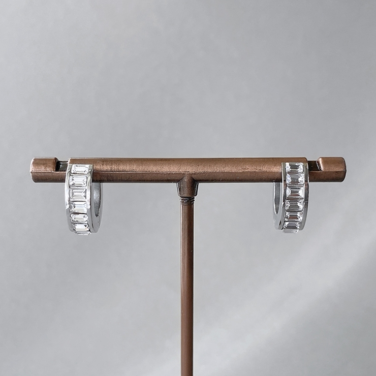 シルバー | ジルコニアワイドワンタッチステンレスフープピアス サージカルステンレス アレルギ… | FACION