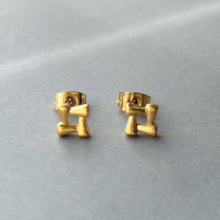 ゴールド | ブロックミニフラワーステンレスピアス サージカルステンレス 極小 | FACION