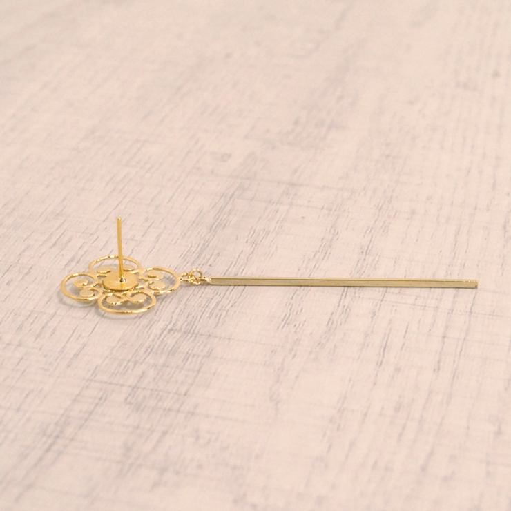 フラワーストーン＆ラインバーピアス ピアス シンプル | FACION | 詳細画像3 