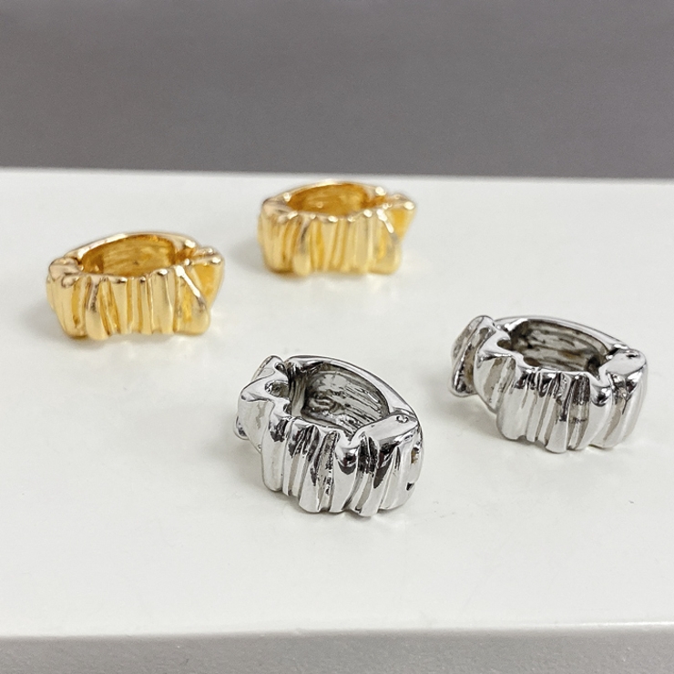 バンピークリップ式イヤリング 両耳用 大ぶり | FACION | 詳細画像1 