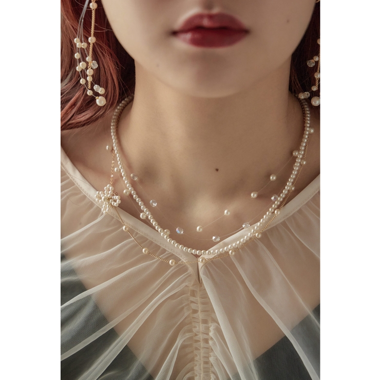 オフホワイト | niana ニアナ クリアスレッドパールフラワーモチーフネックレス | Fashion Letter