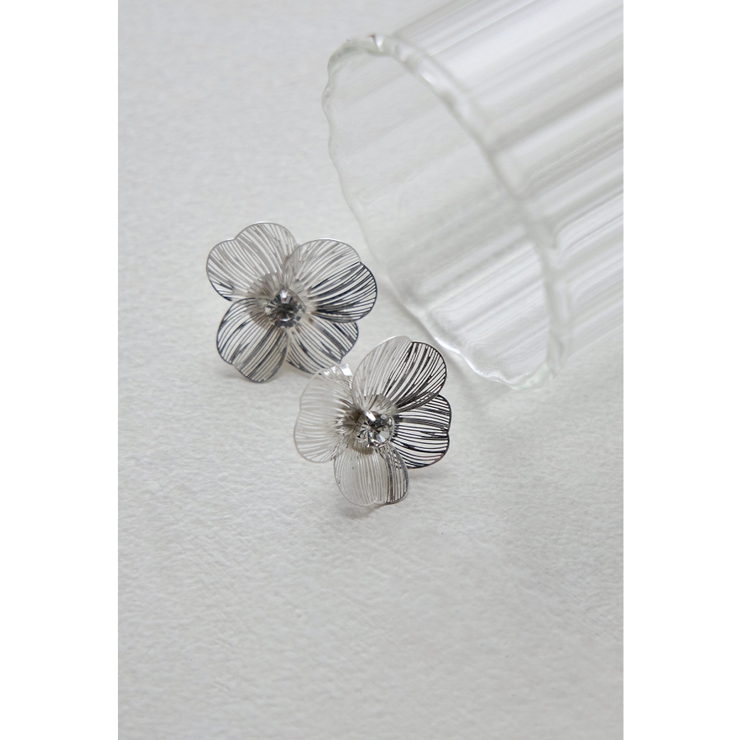 シルバー | niana ニアナ メタルフラワービジューイヤリング | Fashion Letter