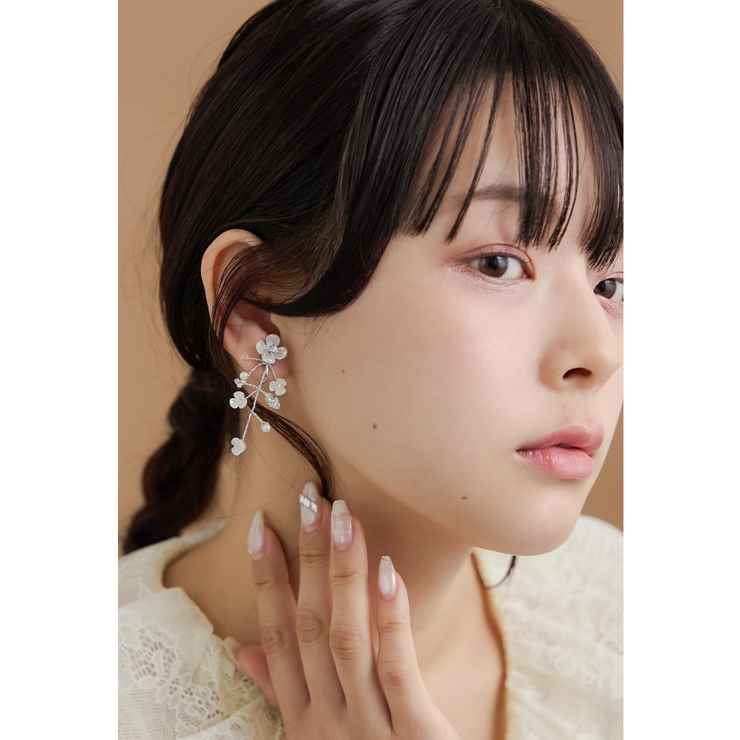 シルバー | niana ニアナ パールフラワーブランチイヤリング | Fashion Letter
