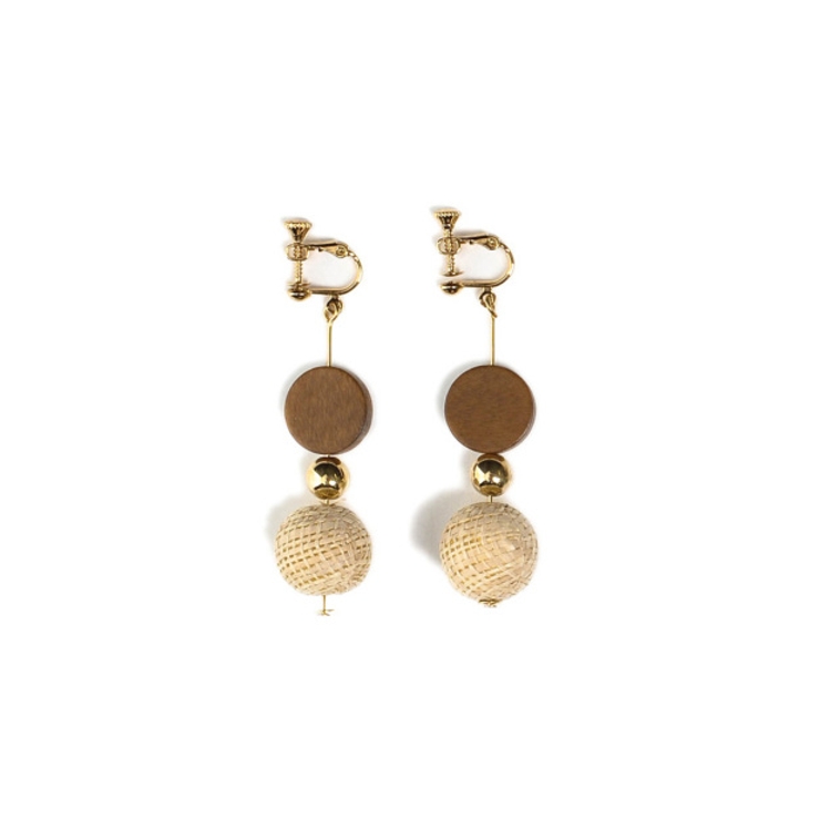 夏のマンネリコーデにプラスしたい ウッドパーツボールイヤリング アクセサリー 品番 Gs Re Edit リエディ のレディースファッション通販 Shoplist ショップリスト