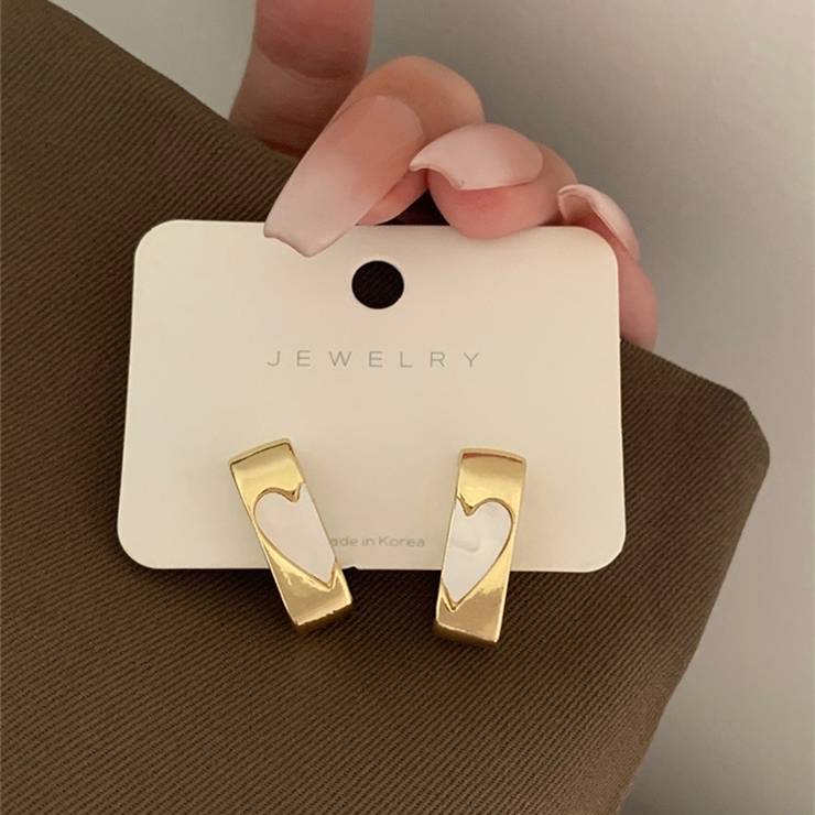 ゴールド | ハートモチーフゴールドスクエアピアス 10223 | G&L Style