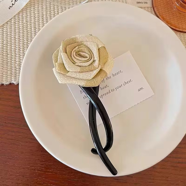 ベージュ | ローズモチーフ ヘアクリップ 10434 | G&L Style