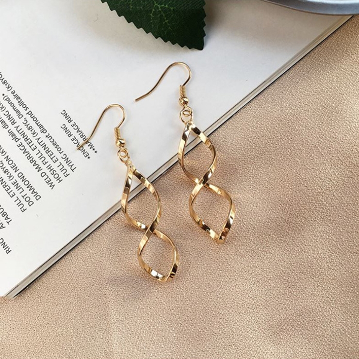 ねじり 輪 8の字[品番：GLJA0000335]｜gulamu jewelry （グラム