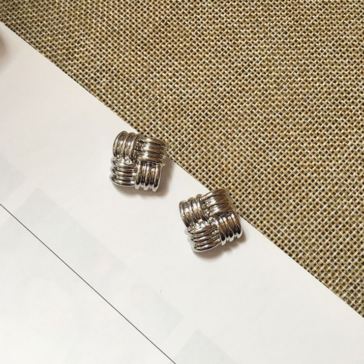 編み込み ピアス ゴールド[品番：GLJA0000415]｜gulamu jewelry