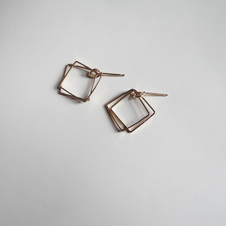 ダブルスクエア ピアス ゴールド[品番：GLJA0000416]｜gulamu jewelry 