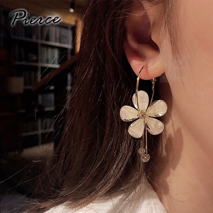 ピアス フープピアス フラワーピアス[品番：HNAW0002824]｜HANAHANA