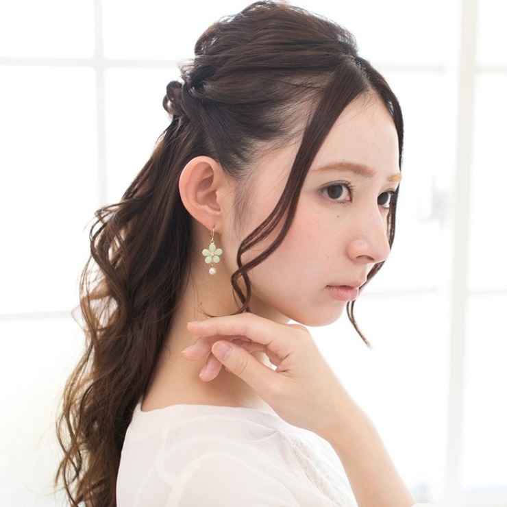 ピアス サージカルステンレス フラワー＆パール 1ペア レディース 両耳用 | ピアス専門店HOMESLICEPRODUCTIONS | 詳細画像4 