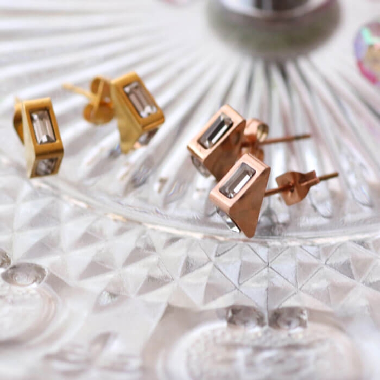 ピアス サージカルステンレス トライアングルジュエル | ピアス専門店HOMESLICEPRODUCTIONS | 詳細画像10 