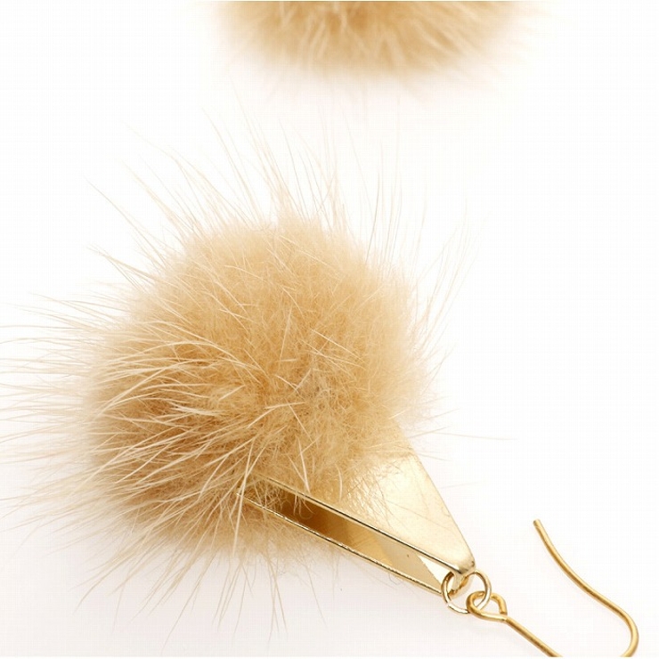 ピアス サージカルステンレス トライアングルプレート＆ファーチャーム | ピアス専門店HOMESLICEPRODUCTIONS | 詳細画像3 