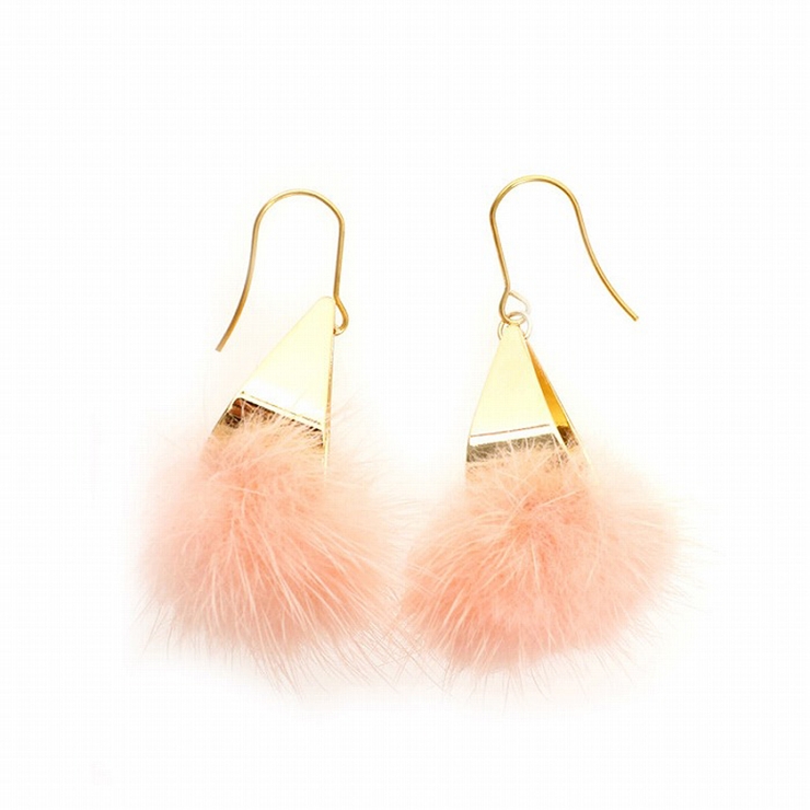ピンク | ピアス サージカルステンレス トライアングルロール＆ファーチャーム | ピアス専門店HOMESLICEPRODUCTIONS