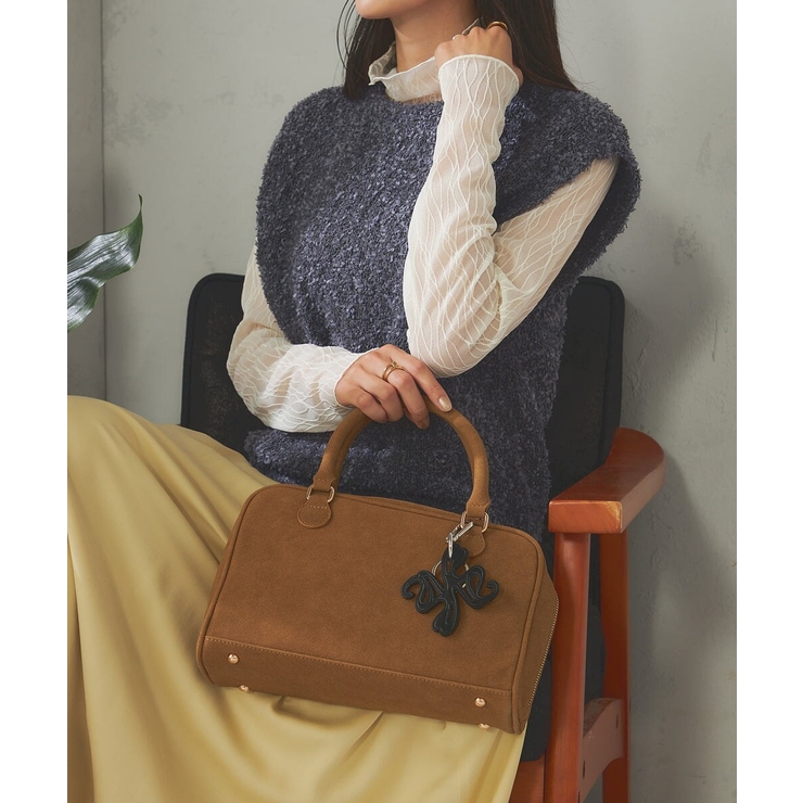 ブラック | ロゴチャーム | a.v.v【WOMEN】