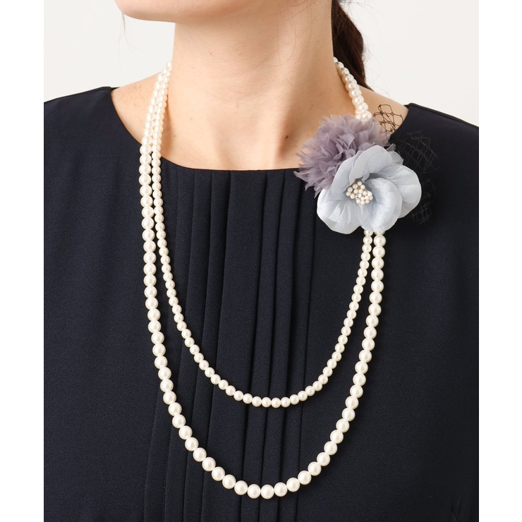 グレー | コサージュ付き2連パールライクネックレス | eur3