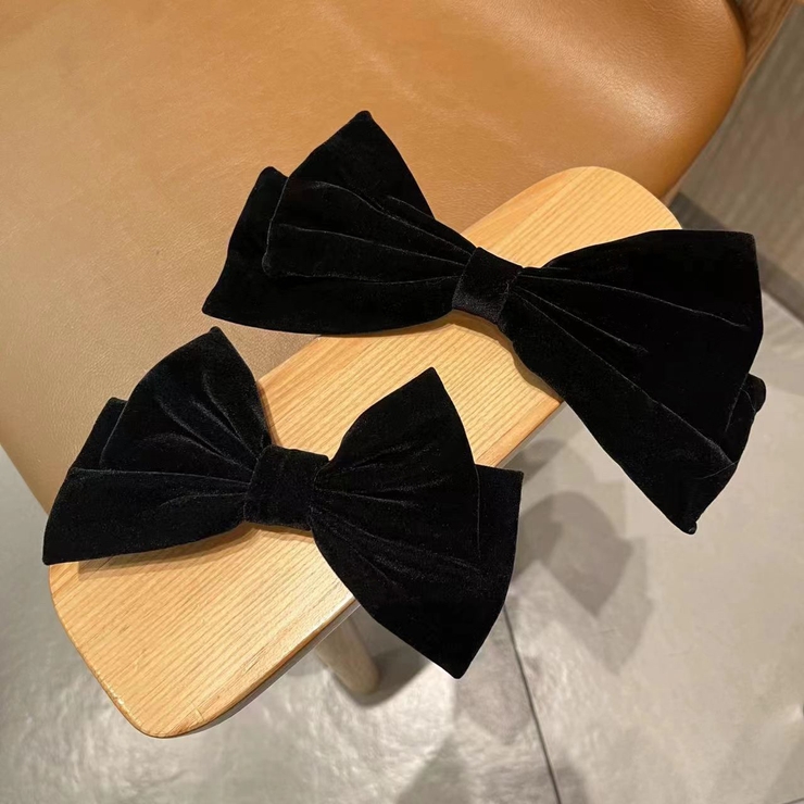 アクセサリー結婚式ヘアアクセサリーウェディングヘッドドレスブライダルアクセサリー二次会謝恩会披露宴上品フォーマルパーティー花嫁前撮り結婚式ヘア挙式ブライダル撮影用小物ゴージャスエレガント大きい小さい華やかヘアアレンジ【22122】