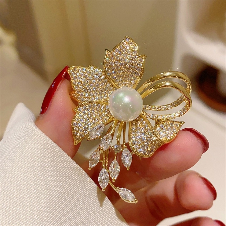 【華やかに煌めく一輪の花】CHANEL フラワーモチーフ ブローチ ブローチ 華やか きらきら[品番：JSFW0014640]｜JS FASHION