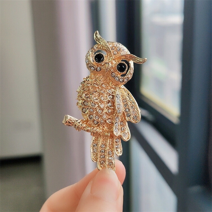 驚きの価格が実現！ ブローチ 全4色 フクロウモチーフ[品番：JSFW0013204]｜JS アクセサリー