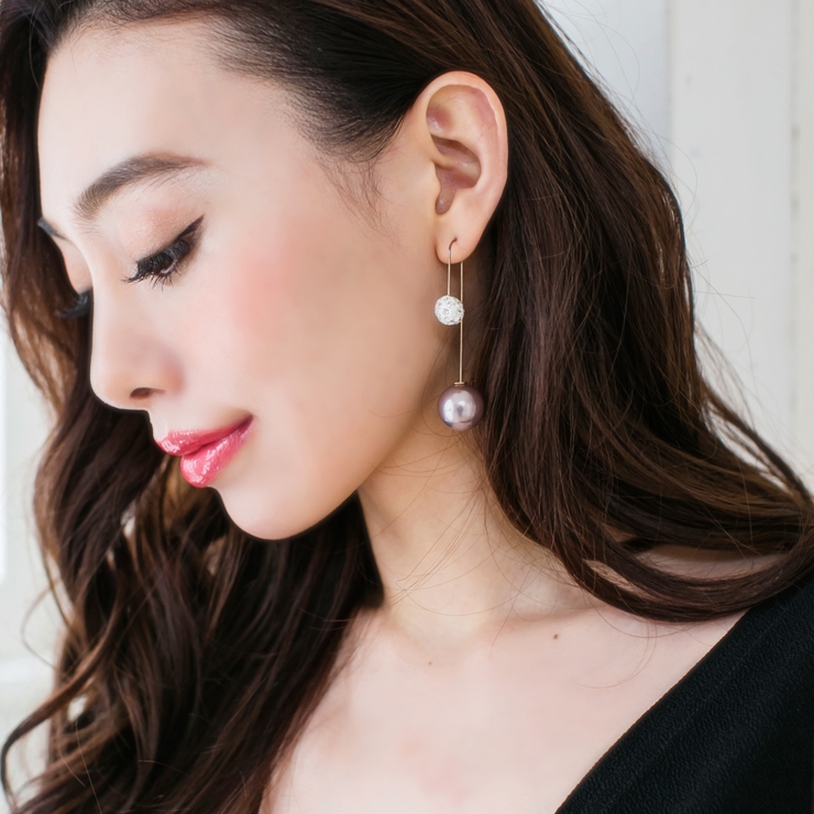 耳元を着飾る魅惑のピアス♪パール＆ビジューダブルデザインピアス 