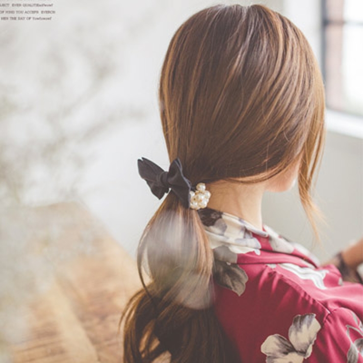 大きなブラックリボンとパールの組み合わせが可愛い♪リボンパールヘアゴムヘアポニー