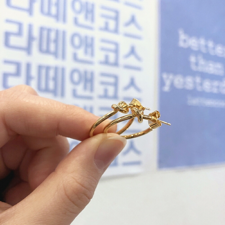 ツイスト ゴールド ピアス韓国 | lattencos | 詳細画像1 
