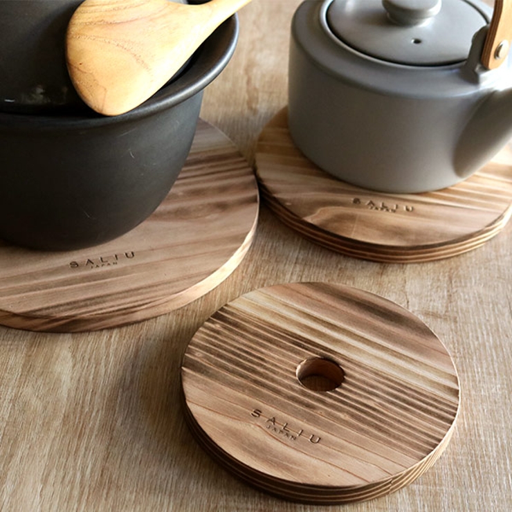 ファッションデザイナー 鍋敷き 丸型[品番：KRFH0037696]｜livingut（リビングート 木製 調理器具