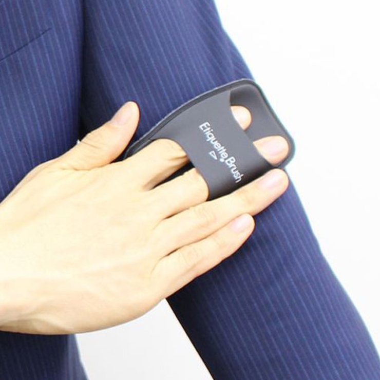 洋服ブラシ ポケット型 ホコリ取り | livingut | 詳細画像1 