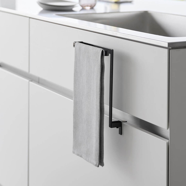 山崎実業 tower キッチンシンク下収納扉タオルハンガー | livingut | 詳細画像15 