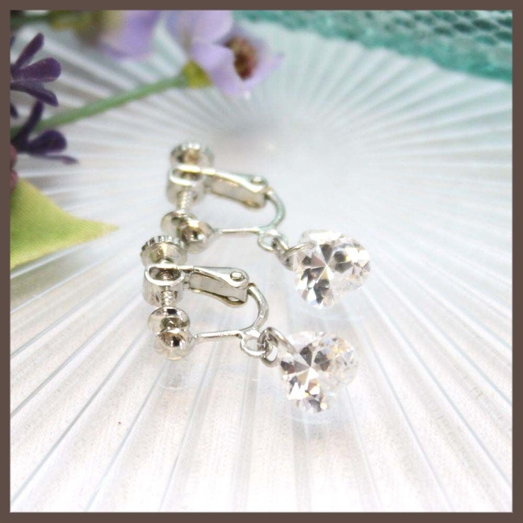 逆さハートのキュービックイヤリング | lunolumo | 詳細画像1 