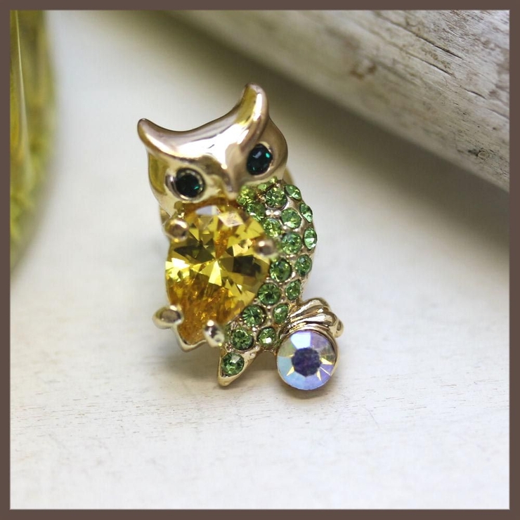 イエロービジュのふくろうピンブローチ[品番：LNLA0003468]｜lunolumo 
