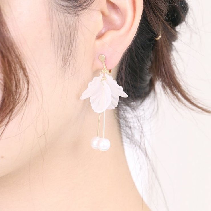 フラワーペタル×パールイヤリング [品番：LPSA0003568]｜LUPIS（ルピス）のレディースファッション通販｜SHOPLIST（ショップリスト）