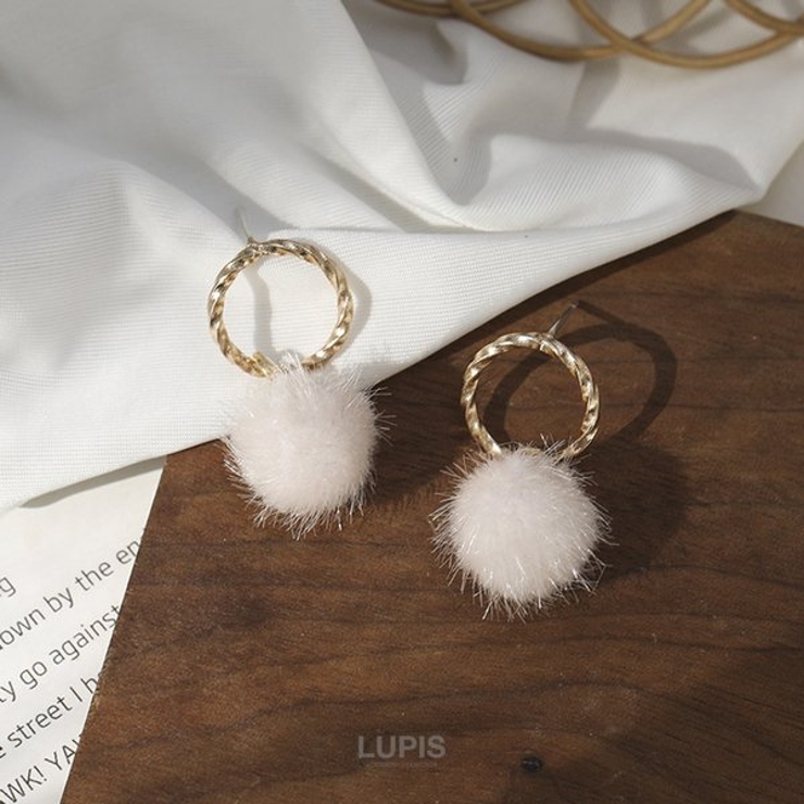 ツイストリングファーボールピアス | LUPIS | 詳細画像3 
