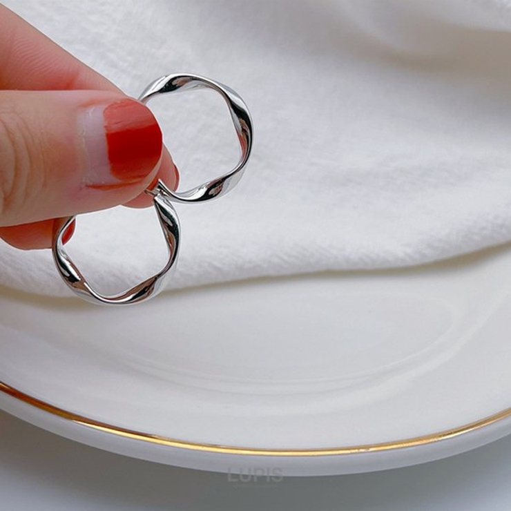 シンプルツイストフープイヤリング | LUPIS | 詳細画像9 