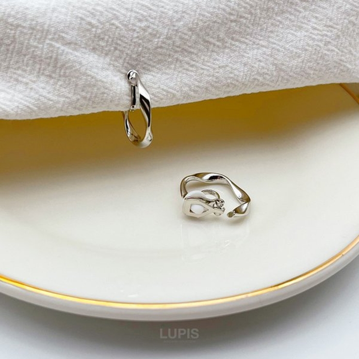 シンプルツイストフープイヤリング | LUPIS | 詳細画像10 