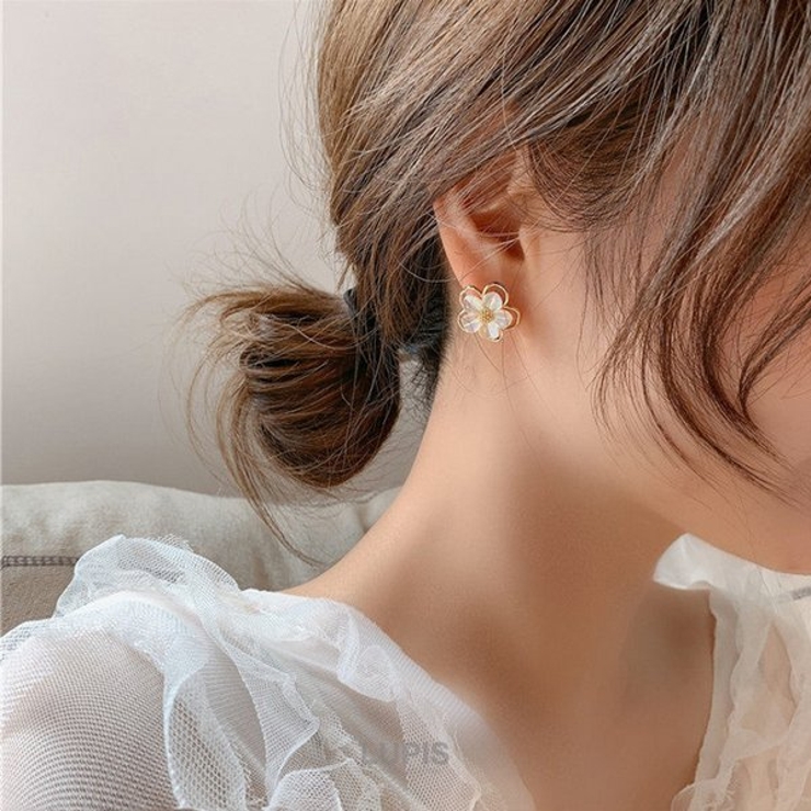 オーロラ×ゴールドフラワーピアス[品番：LPSA0004079]｜LUPIS（ルピス