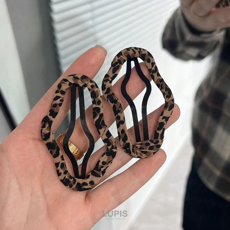 ニュアンスラインレオパード柄ぱっちんヘアピン | LUPIS | 詳細画像3 