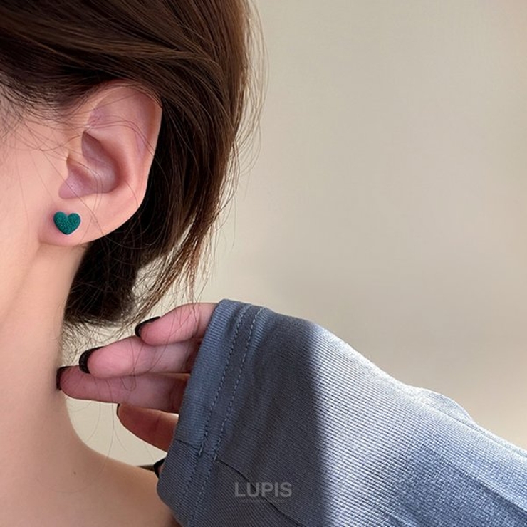 【S925ポスト】ストーン風マットハートピアス | LUPIS | 詳細画像2 