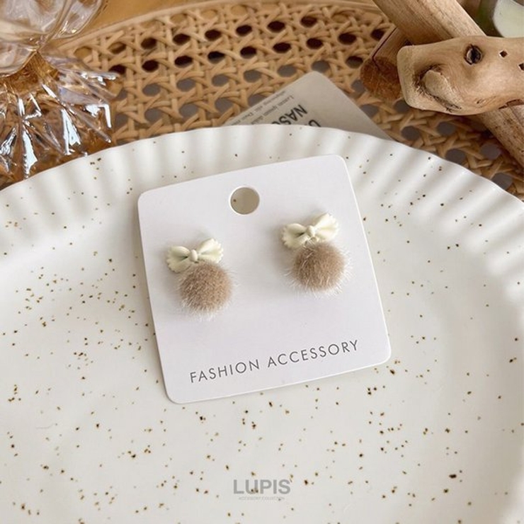 【S925ポスト】マットリボン×ファーボールピアス | LUPIS | 詳細画像3 