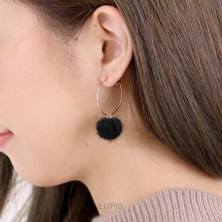 ファーボールフープピアス | LUPIS | 詳細画像4 