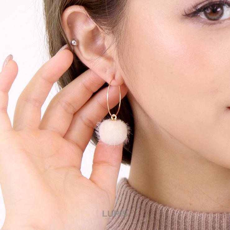 ファーボールフープピアス | LUPIS | 詳細画像6 