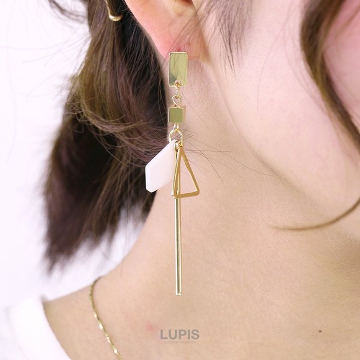 シェルプレートトライアングルバーピアス | LUPIS | 詳細画像4 