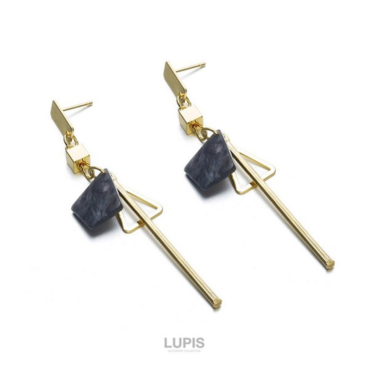シェルプレートトライアングルバーピアス | LUPIS | 詳細画像5 
