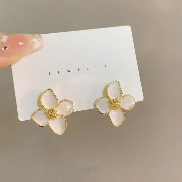 エレガンスフラワーピアス | LUPIS | 詳細画像3 