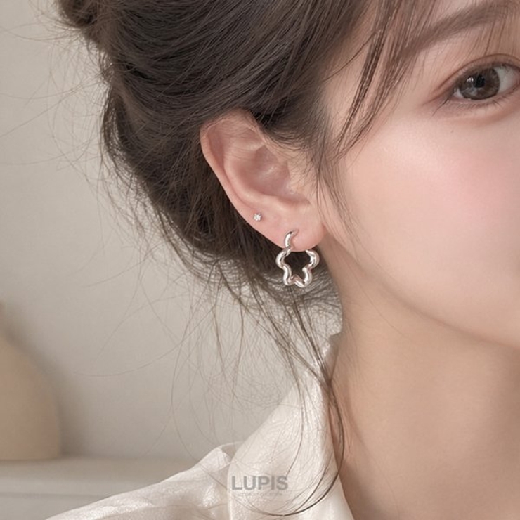 ウェーブフラワーフープピアス | LUPIS | 詳細画像2 
