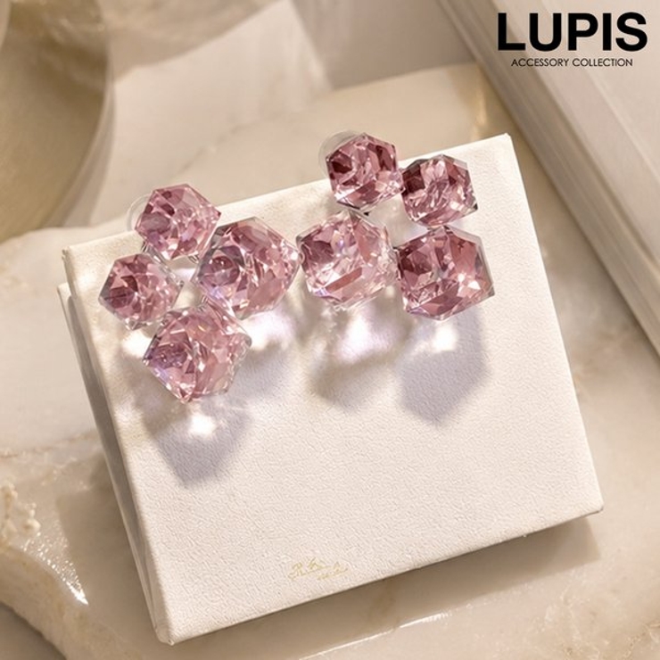 S925ポスト】クリスタルキューブピアス[品番：LPSA0006137]｜LUPIS