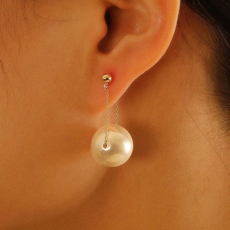 ゴールド | ぶら下がったパールが目を引くピアス 女性らしい 大ぶり | maison de LATIR