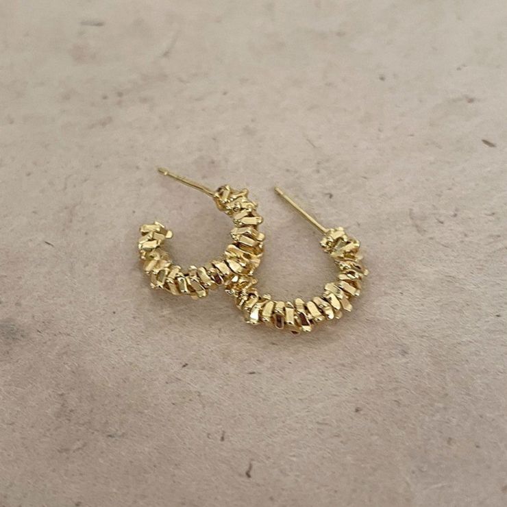 キラキラ輝く存在感のあるフープピアス 両耳 上品 | maison de LATIR | 詳細画像6 