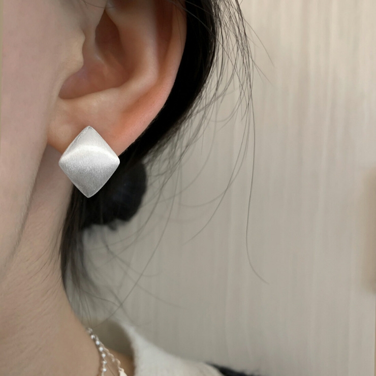 レトロなマット感がさりげなく美しいピアス アクセサリー 両耳 | maison de LATIR | 詳細画像5 